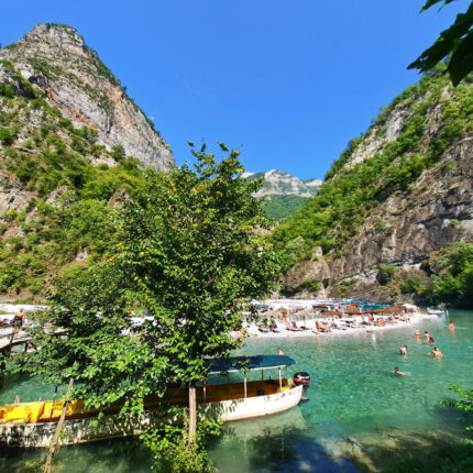 lumi i shales ne alpet shqiptare
