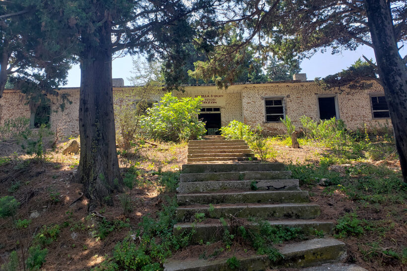Shkolla e Sazanit