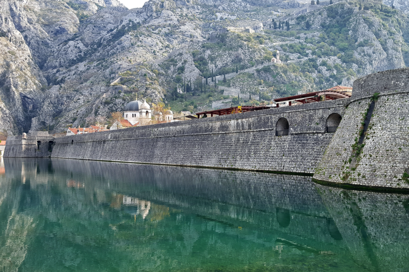 Muret e qytetit te vjeter Kotor