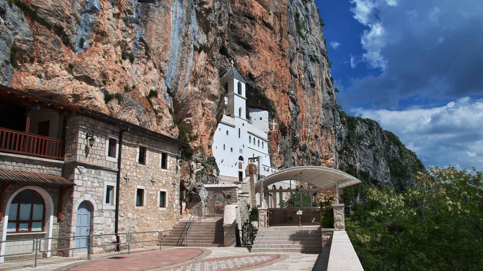 Manastiri i ostrogut