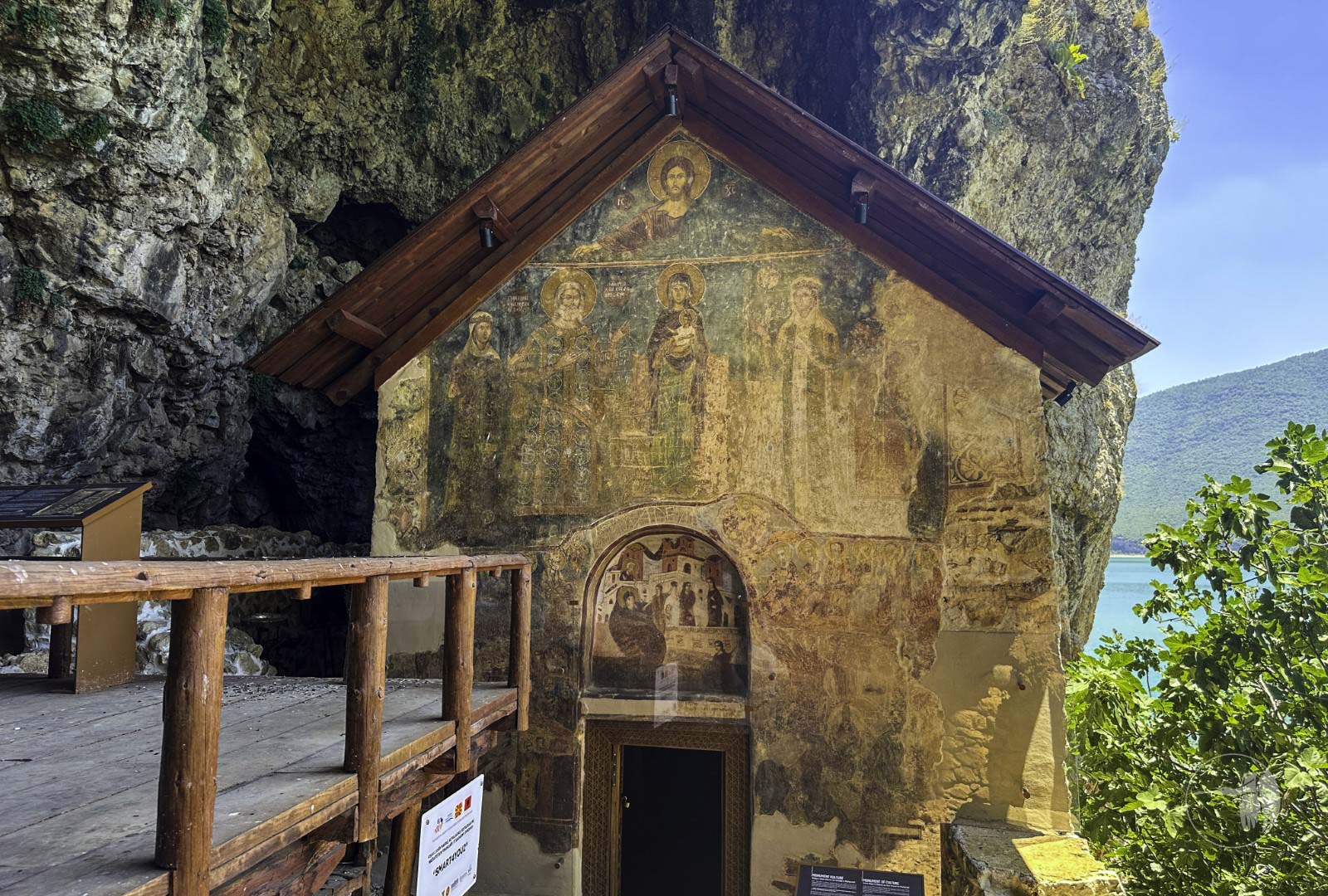 Eksploroni Manastirin e Shën Mërisë