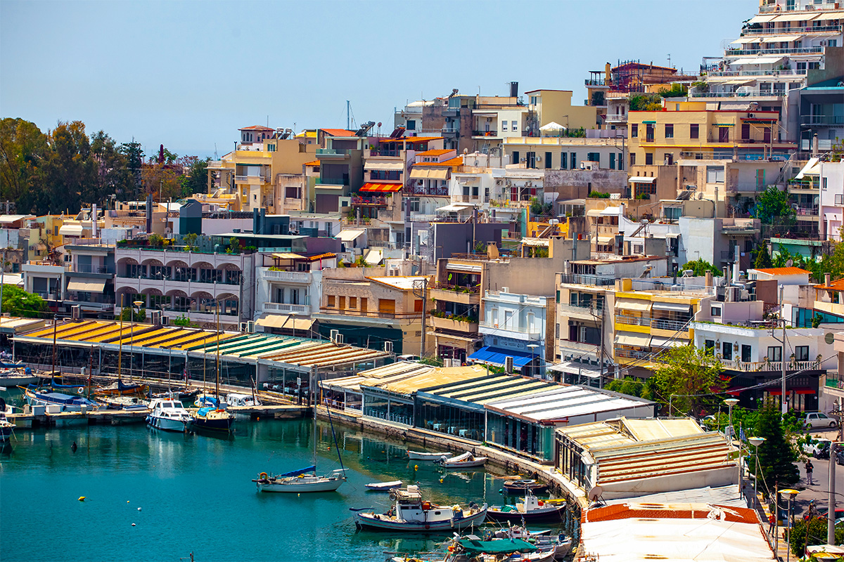 Udhëtim në Pire, Greqi